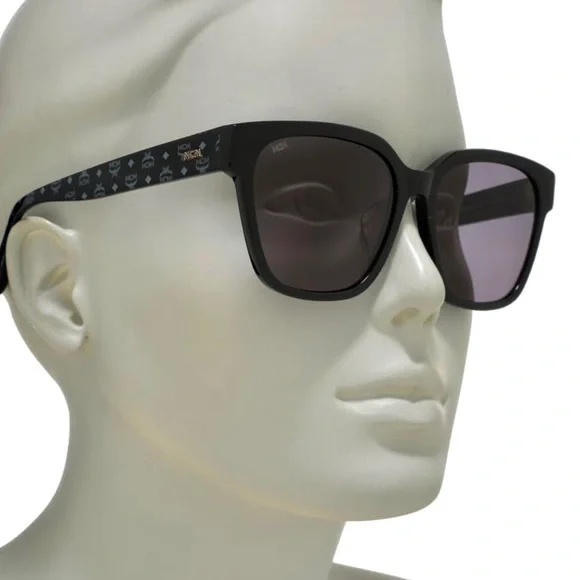 ✅NEW “MCM” ?% Authentic 57mm Modified Rectangle Sunglasses Black Visetos Handmade Wool Beanie One and only! main image 3